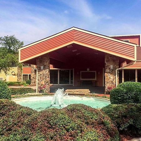 Howard Johnson By Wyndham Merrillville Exterior photo