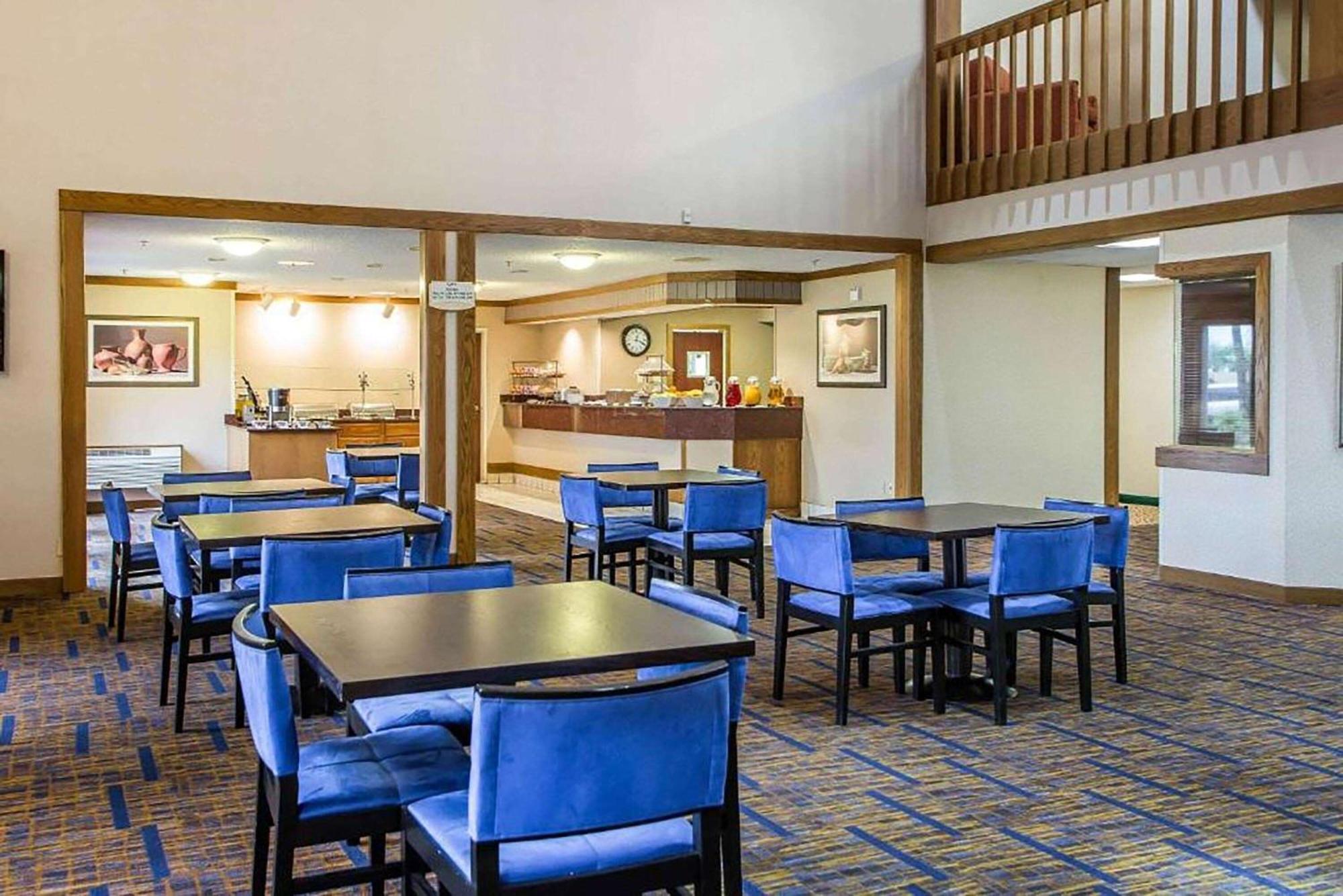 Howard Johnson By Wyndham Merrillville Exterior photo